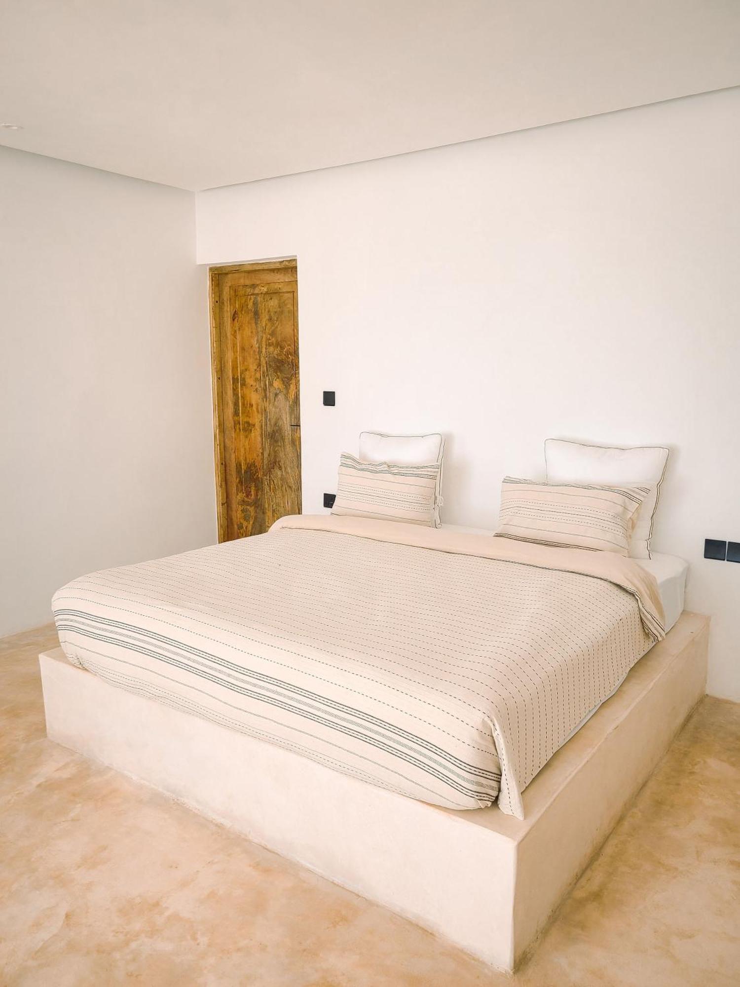 Le Saint Tropez Hotel Kidoti Ngoại thất bức ảnh